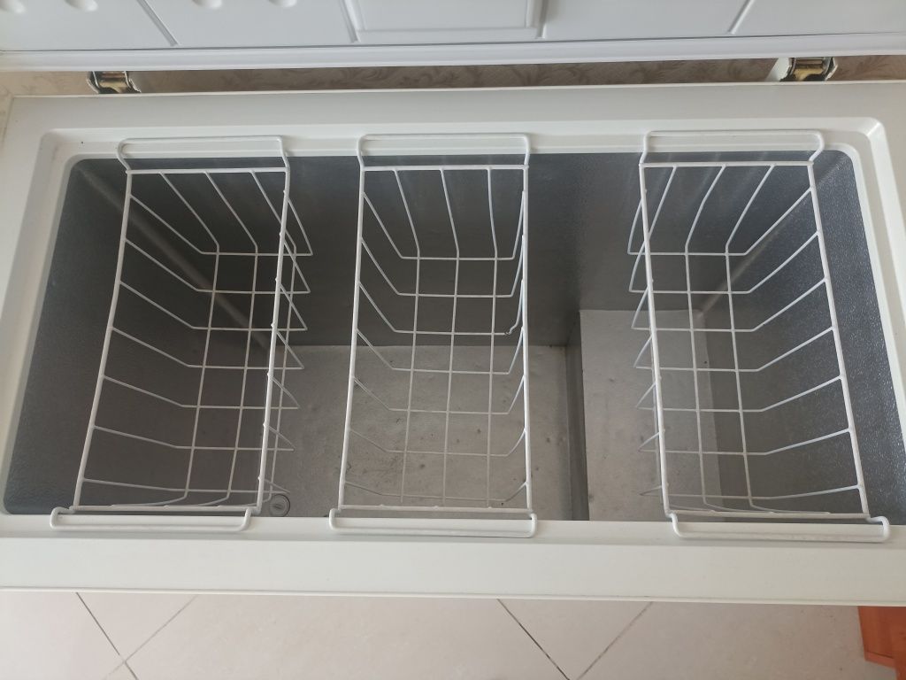 Продам Морозильник марки " Медия"