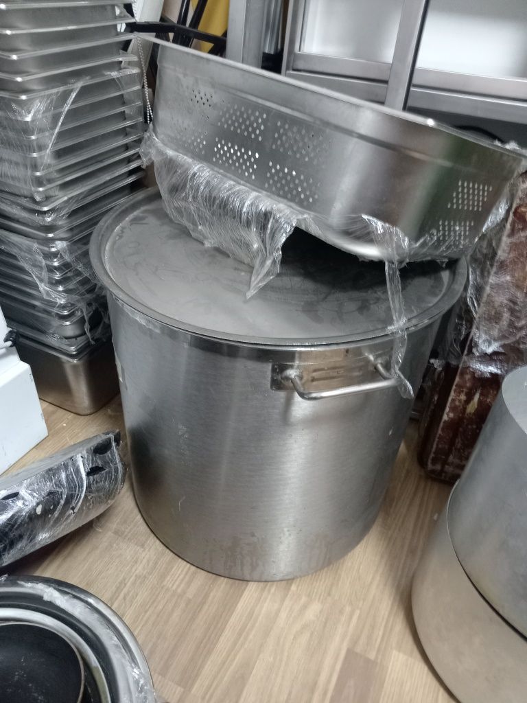 Продаётся кухонный комплект посуды и инвентаря для кафе, ресторана
