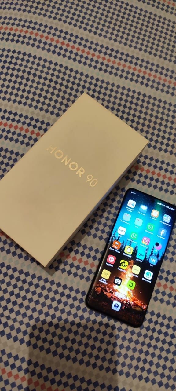 Срочно продам смартфон HONOR 90 12/512