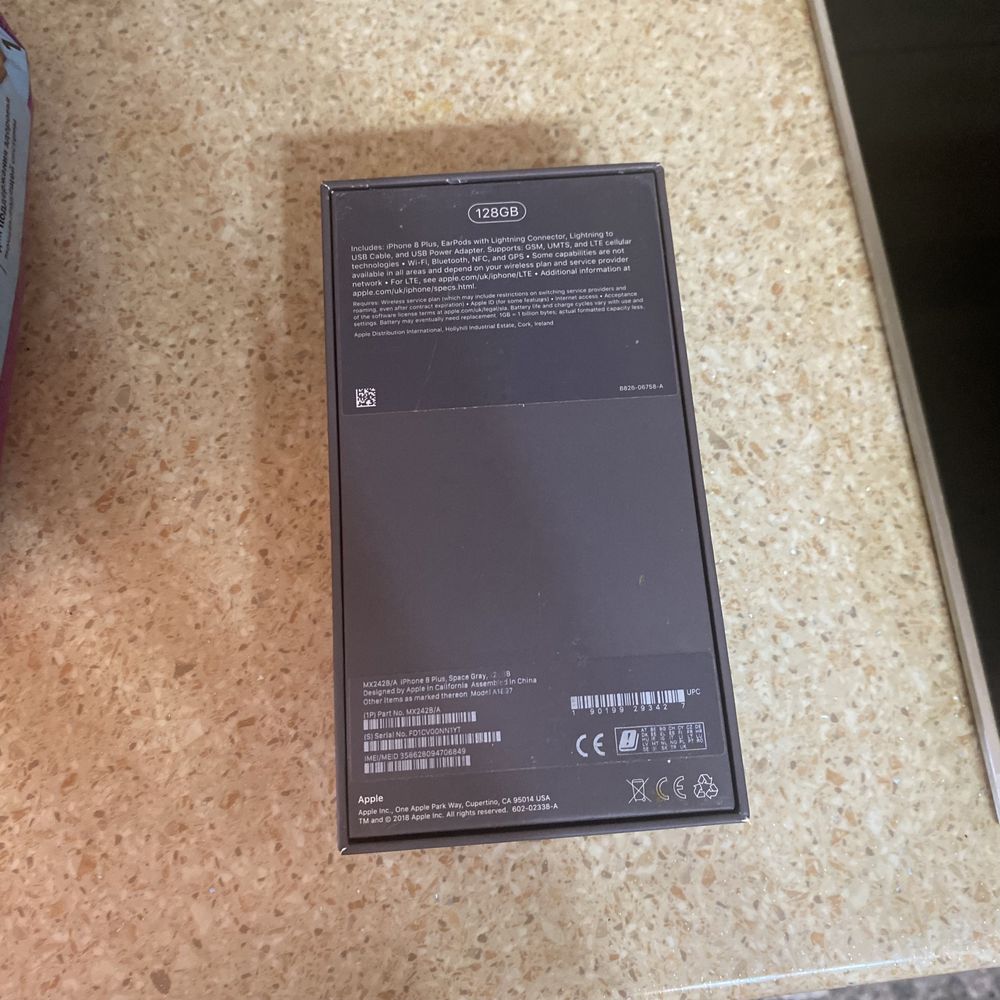 Продаю Айфон 8 plus,Память-128 .Цена 55.000 тыс .В хорошем состояние .