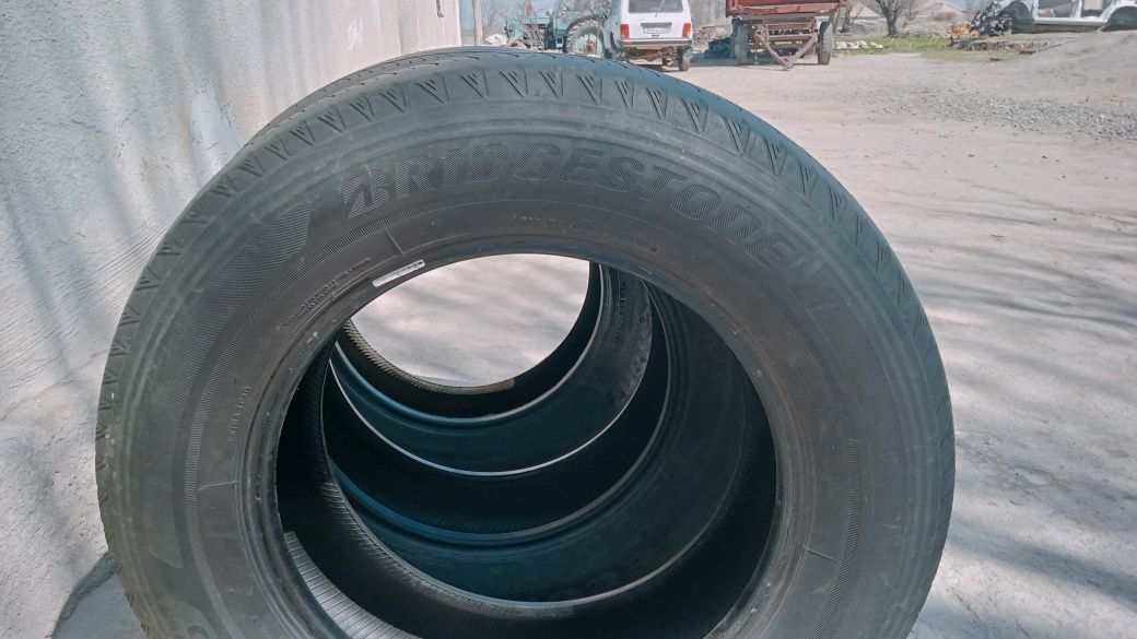 Продается шины 245/65/17