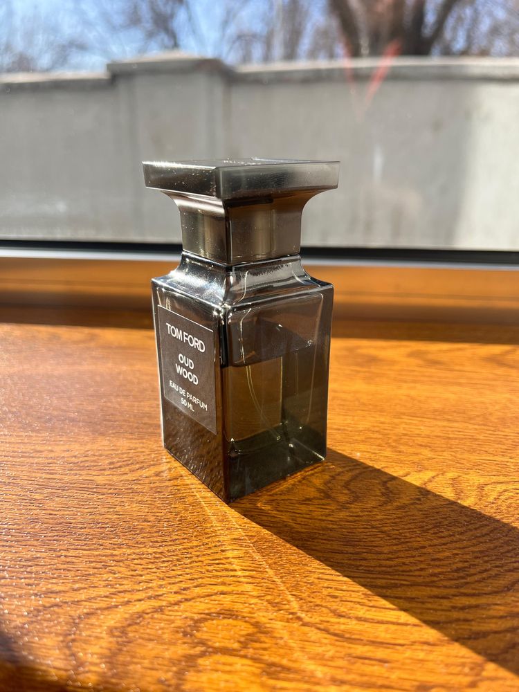 Продается TOM FORD OUD WOOD 50мл остаток 35мл