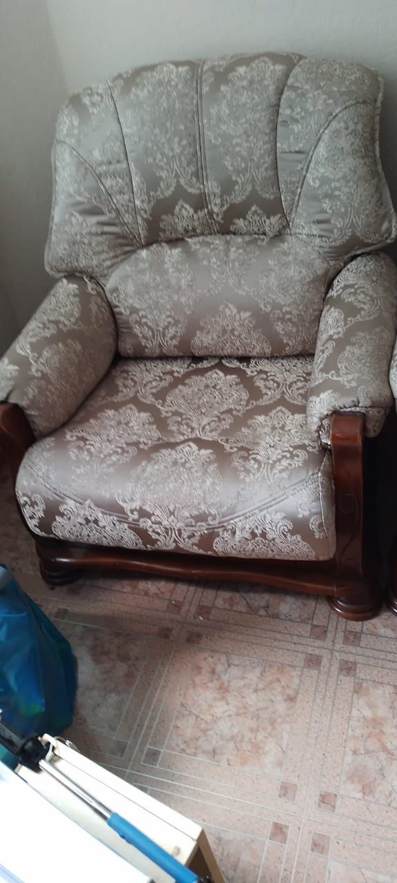 Продам Мягкая мебель из 3х предметов