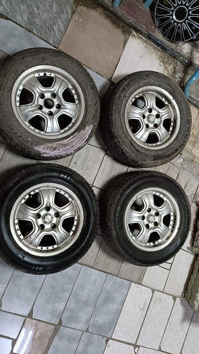 Продам диски и шины комплект 4 штук
