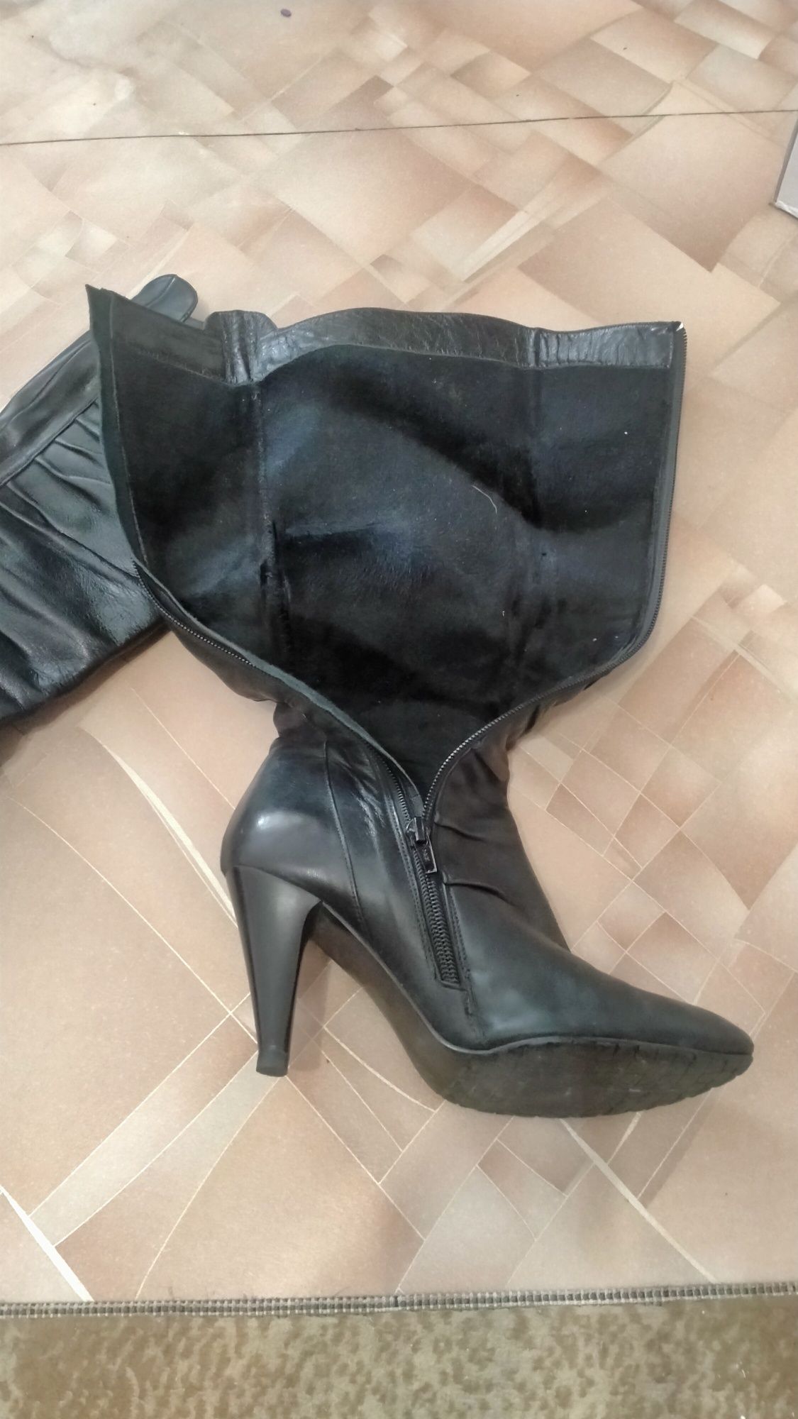 Продам женские сапоги очень дёшево
