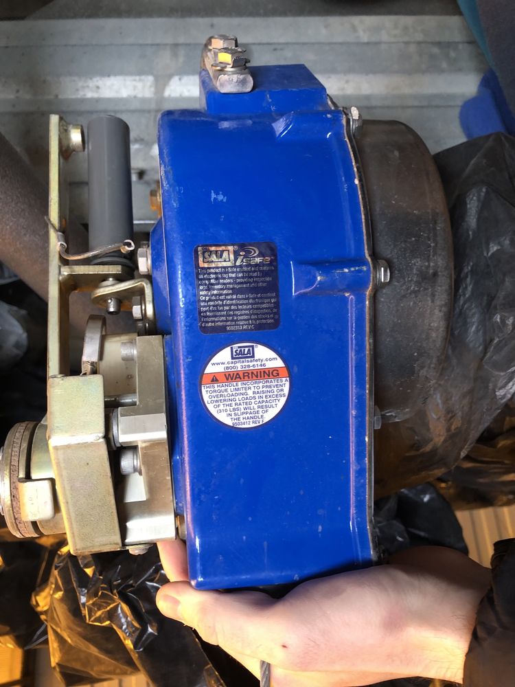 Продам ручную лебедку Dbi SALA (USA)