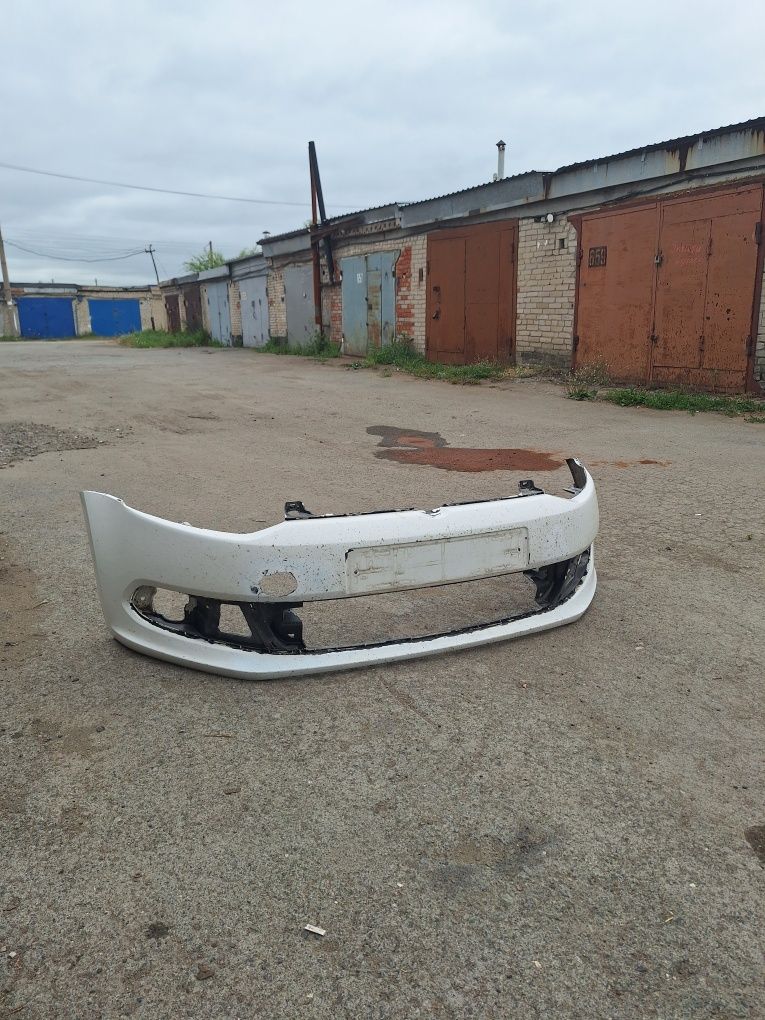 Продам бампер на Поло
