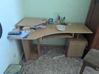 Продам компьютерный стол