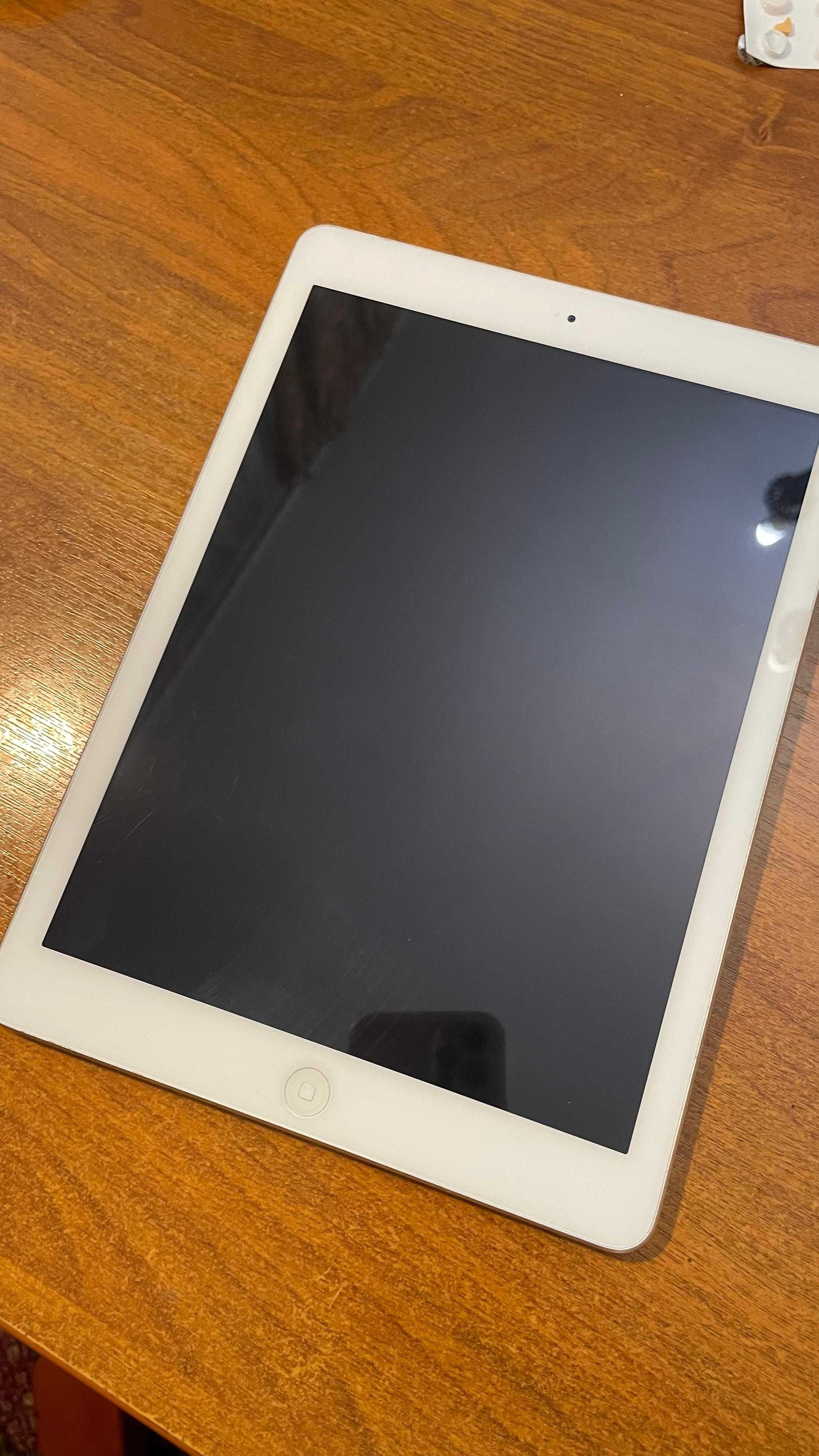 Планшет iPad Air 128 Гб