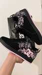 41.р DC Court Graffik Black Pink Sabbath