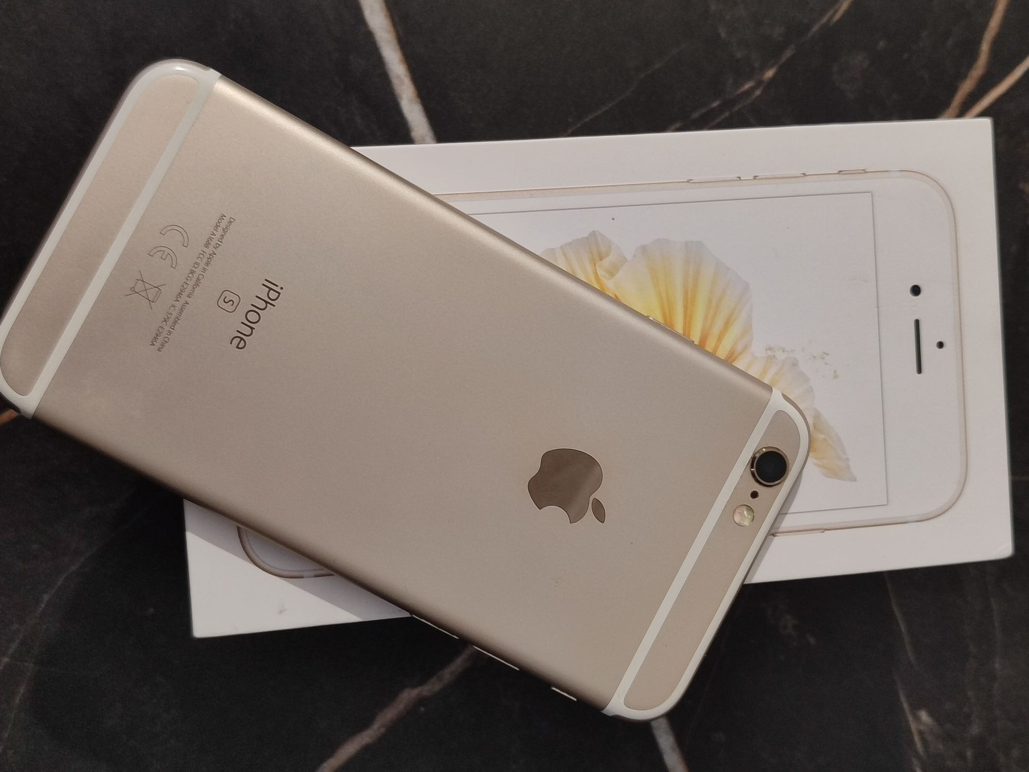 Продам iPhone 6S
