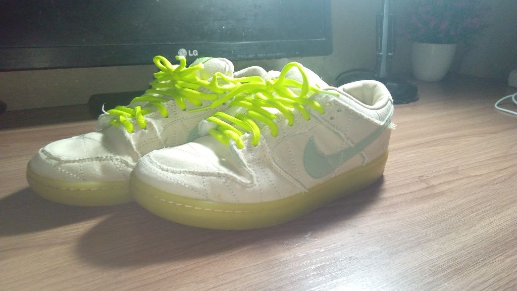 Кроссовки Nike в отличном состоянии