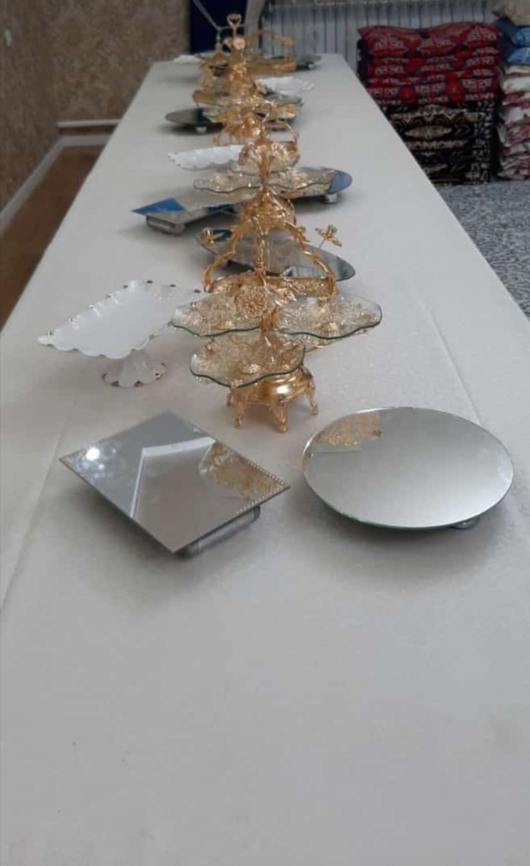 Телевизор  SAMSUNG  Стол