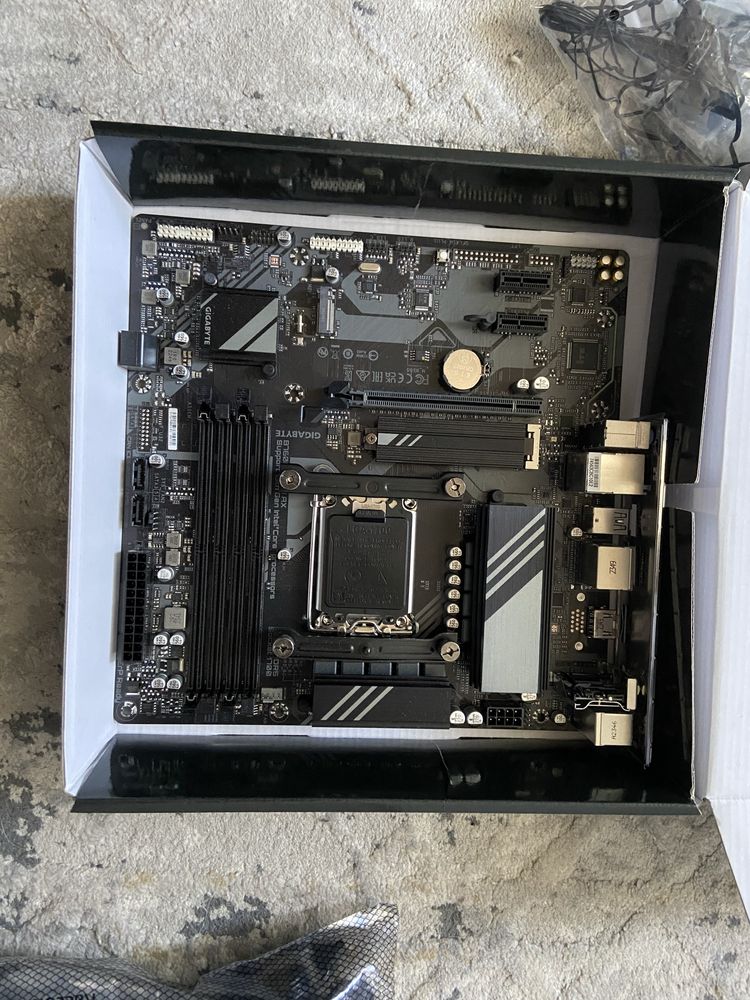 B760M ds3h ax DDR5