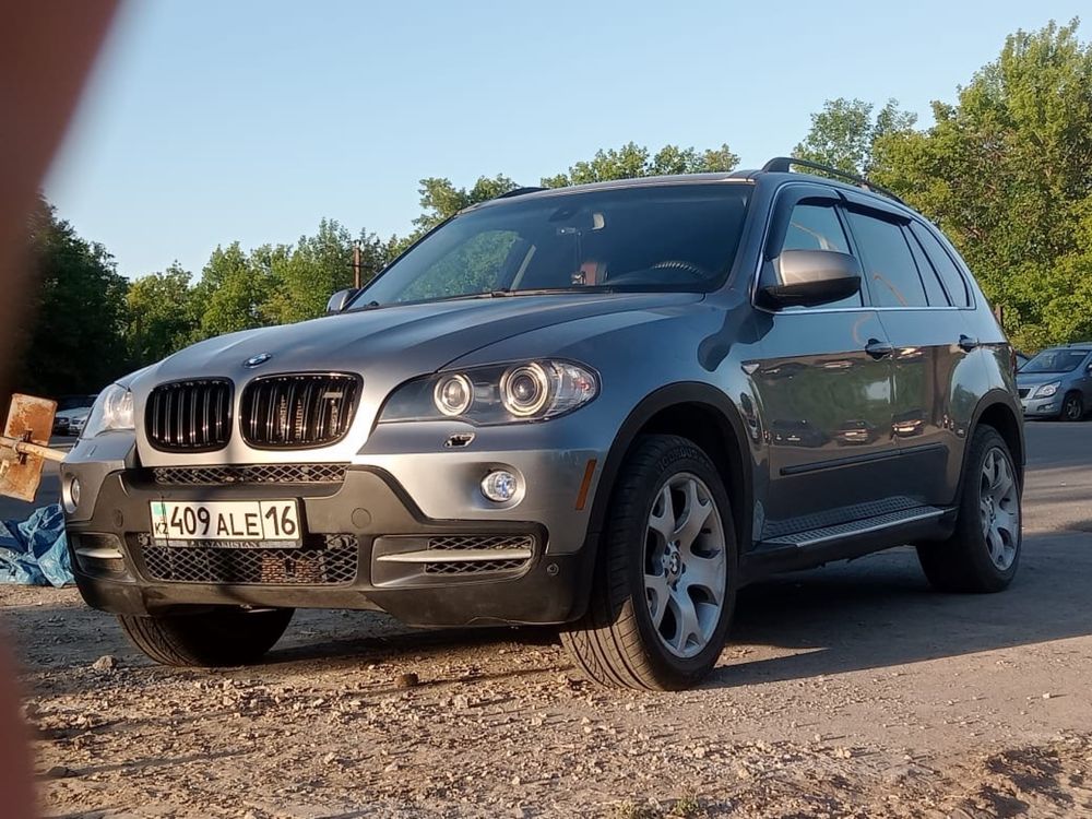 Срочно продам автомобиль BMW  X5  2007 года