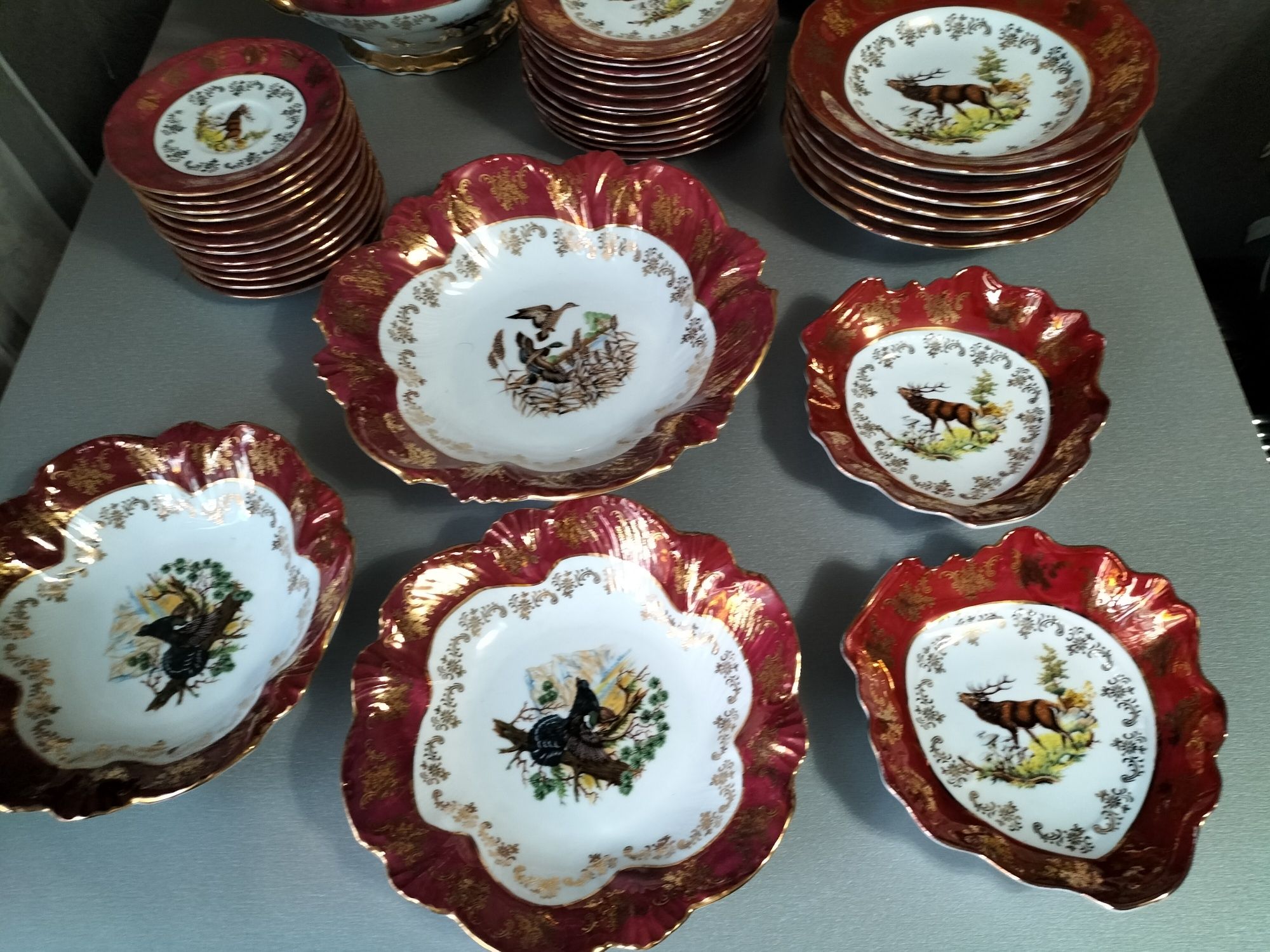 Продам сервиз столовый под Мадонну бу, , Королевская охота.
