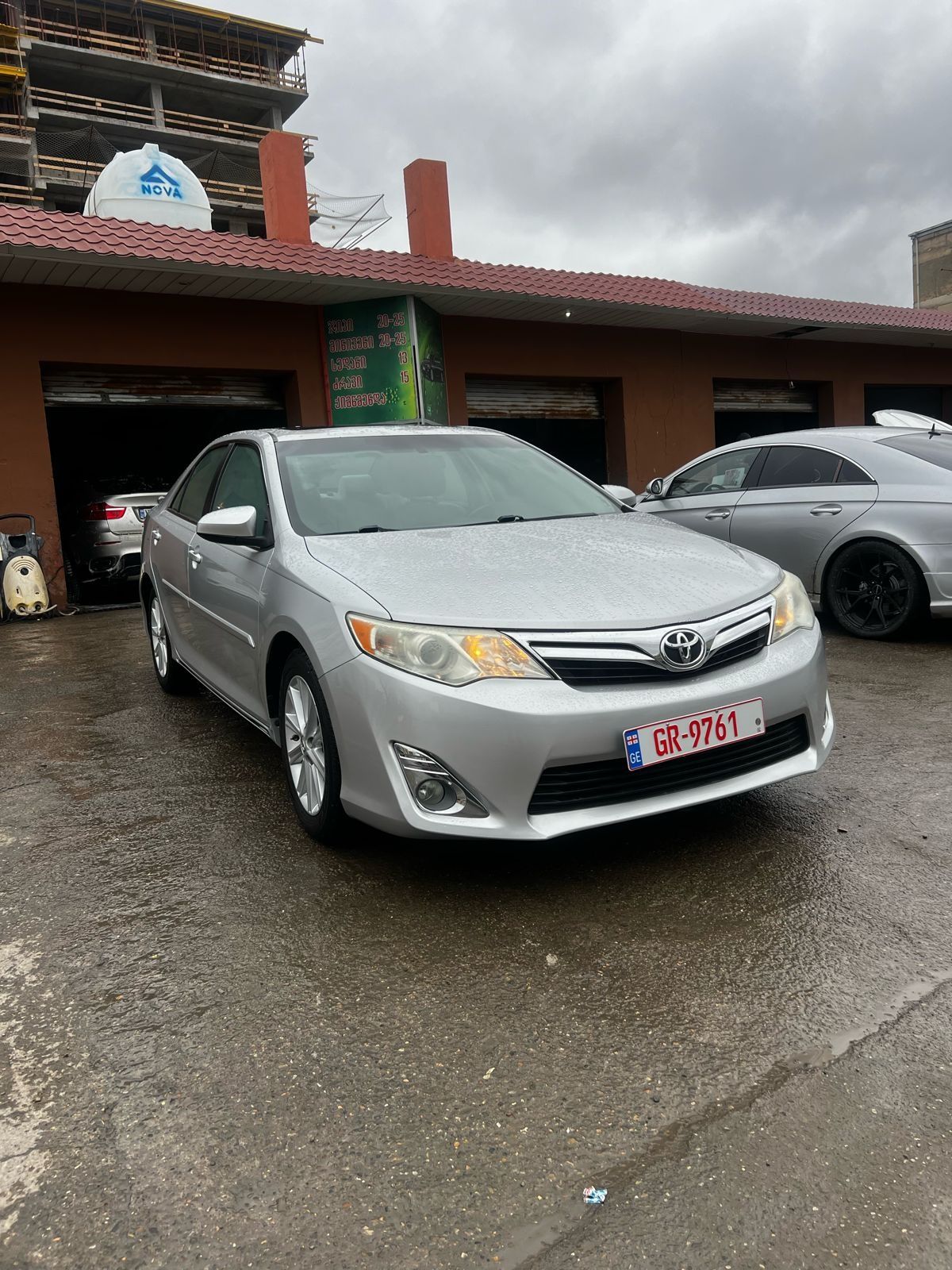 Автомобиль Тойота камри 50