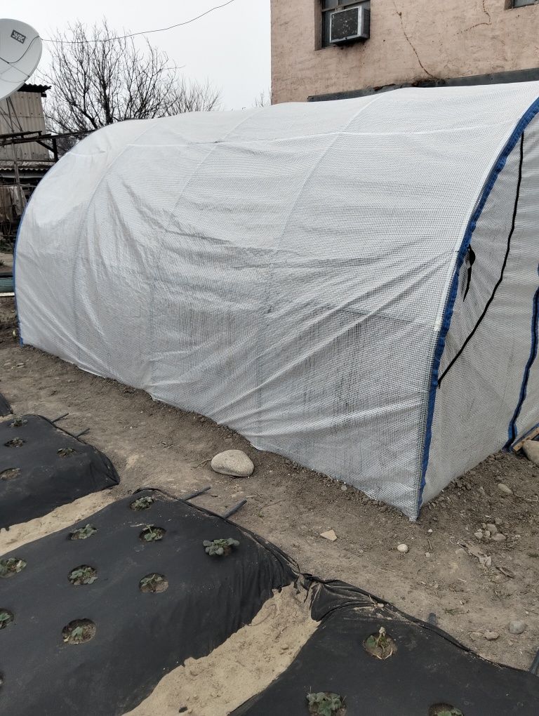 Продам теплицу 3-4м