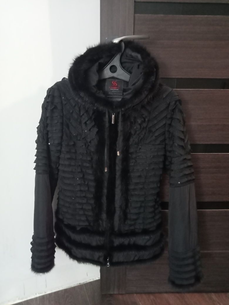 Продам женскую куртку