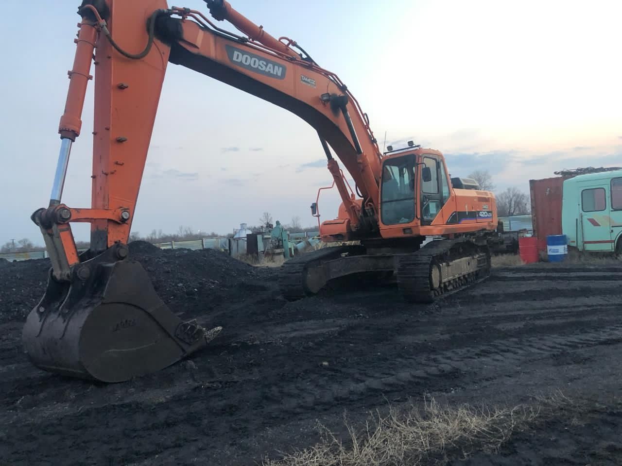 Земляные работы. Планировка территории. Разработка котлована в Астане.