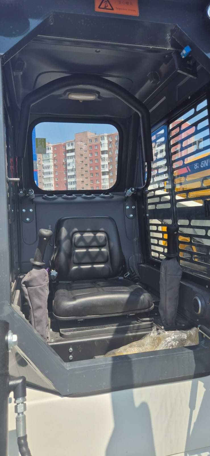 Мини-фронтальный погрузчик WECAN WT830