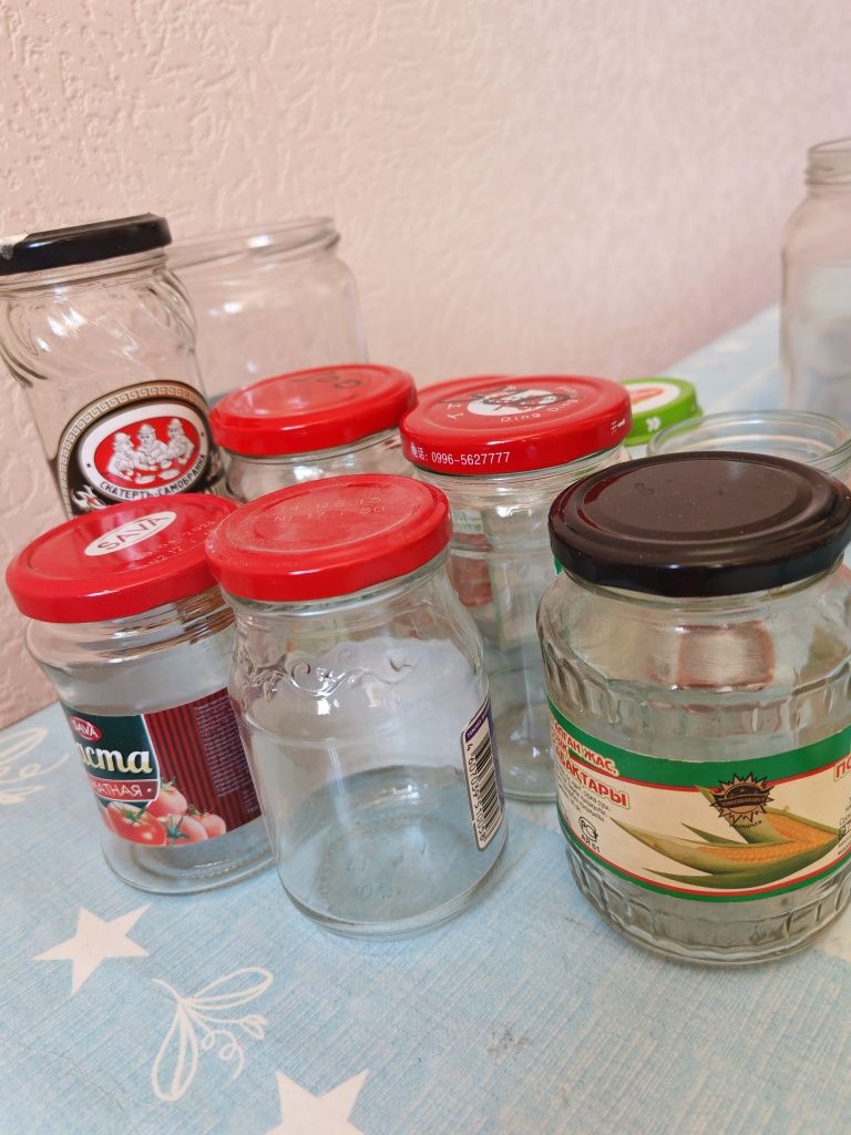 Продам банки 0,7л 0,5л 0,6 л и разные маленькие
