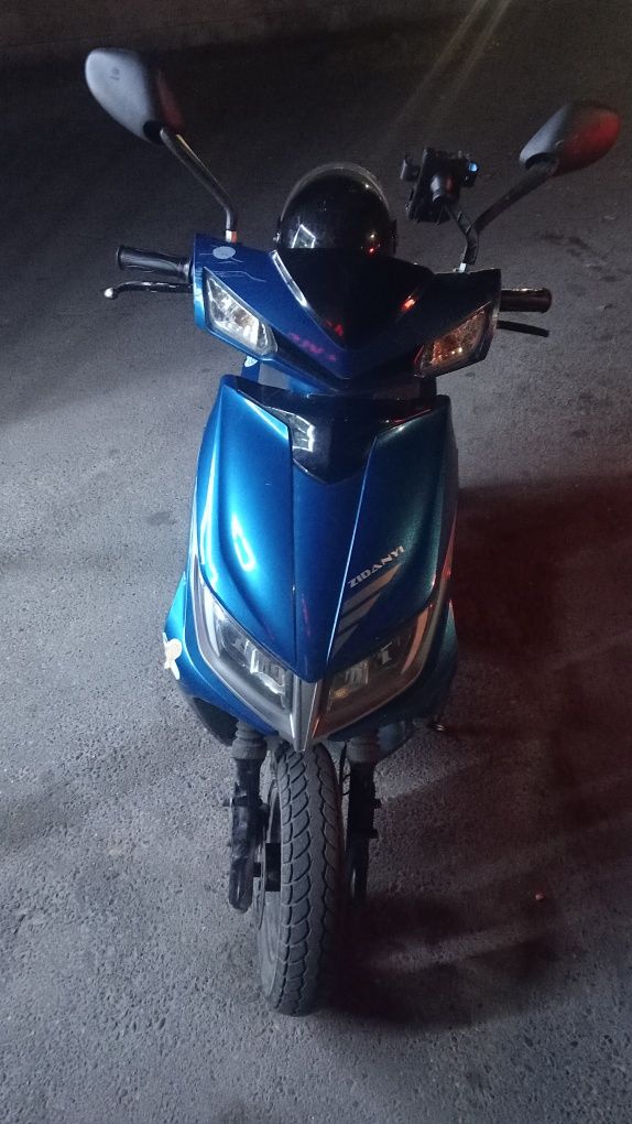 Продам скутер м 8