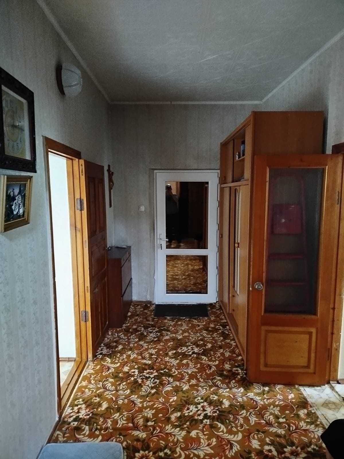 Дом 2-х эт. в хорошем районе 248 кв.м. участок 15 соток