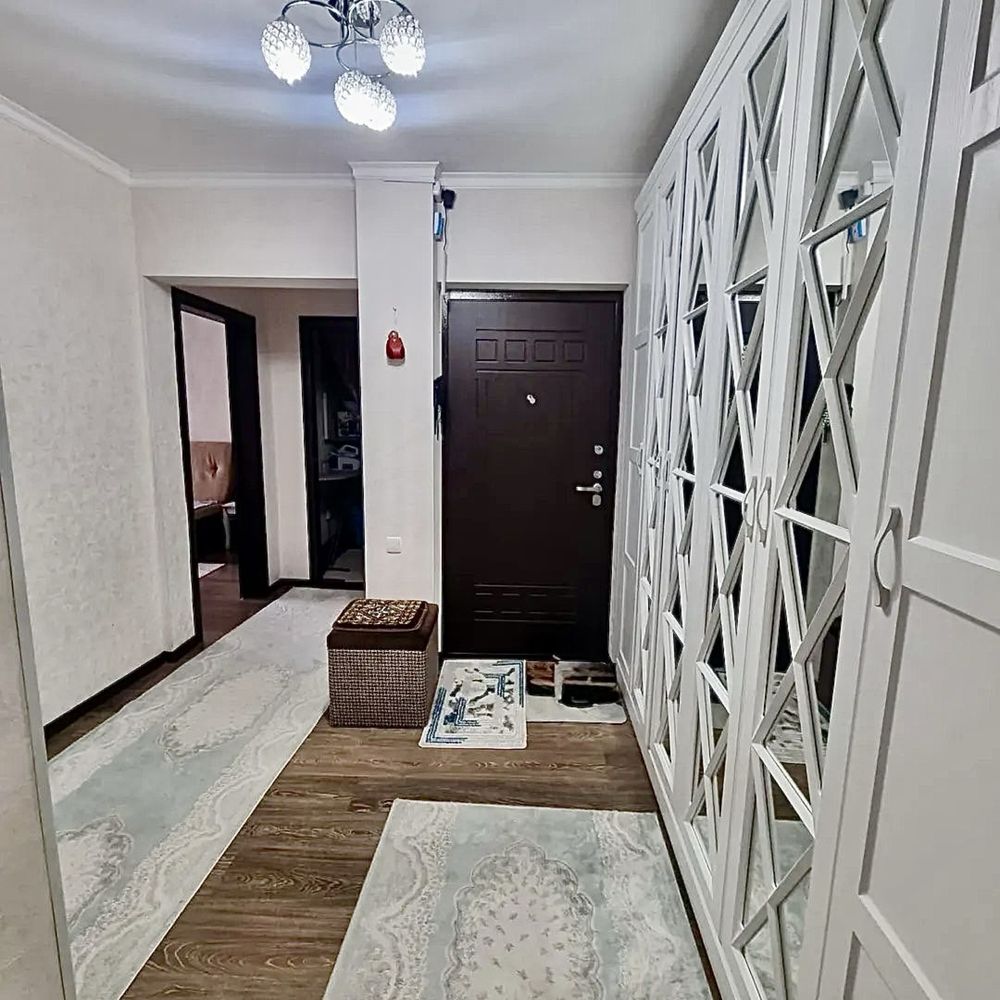 4комн, Кошкарбаева 3, 5этаж