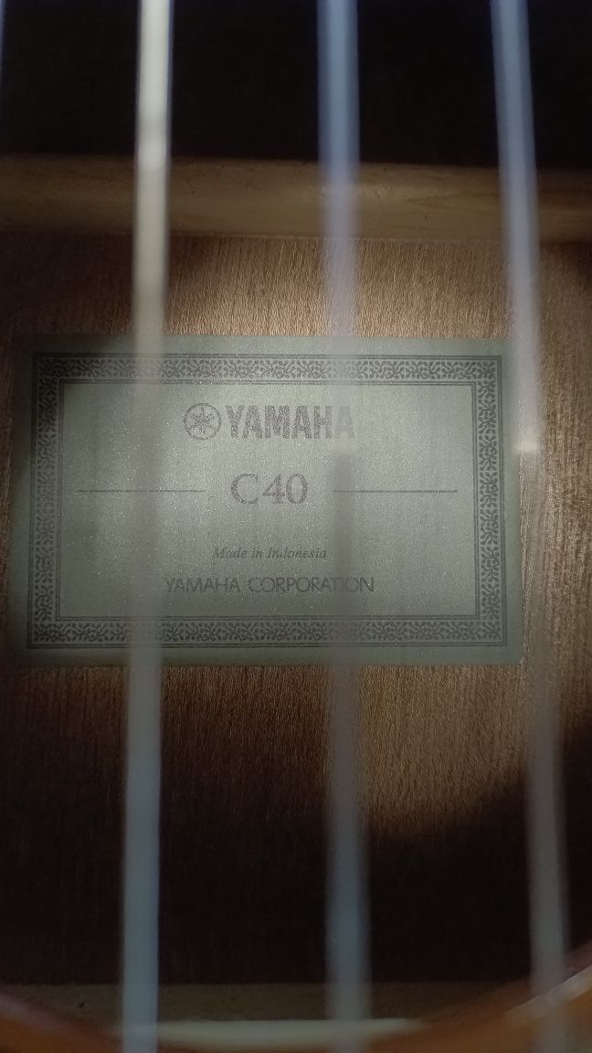 Продам гитару ямаха