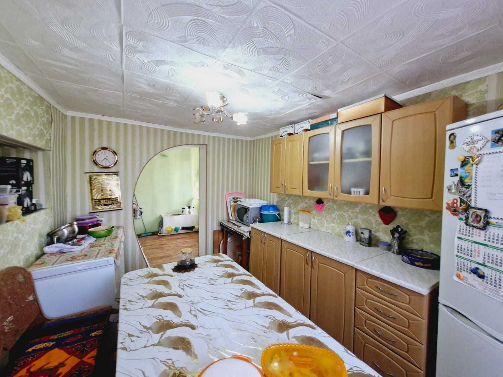 Трехкомнатный дом . Казахстанец. Октябрьское