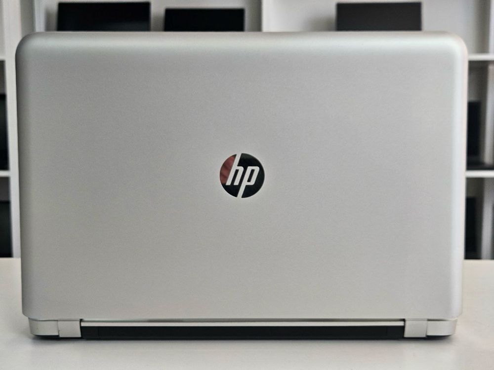 Офисный ноутбук HP Pavilion 17 - 17.3/Core i7-6500U/8GB/SSD 256GB/940M
