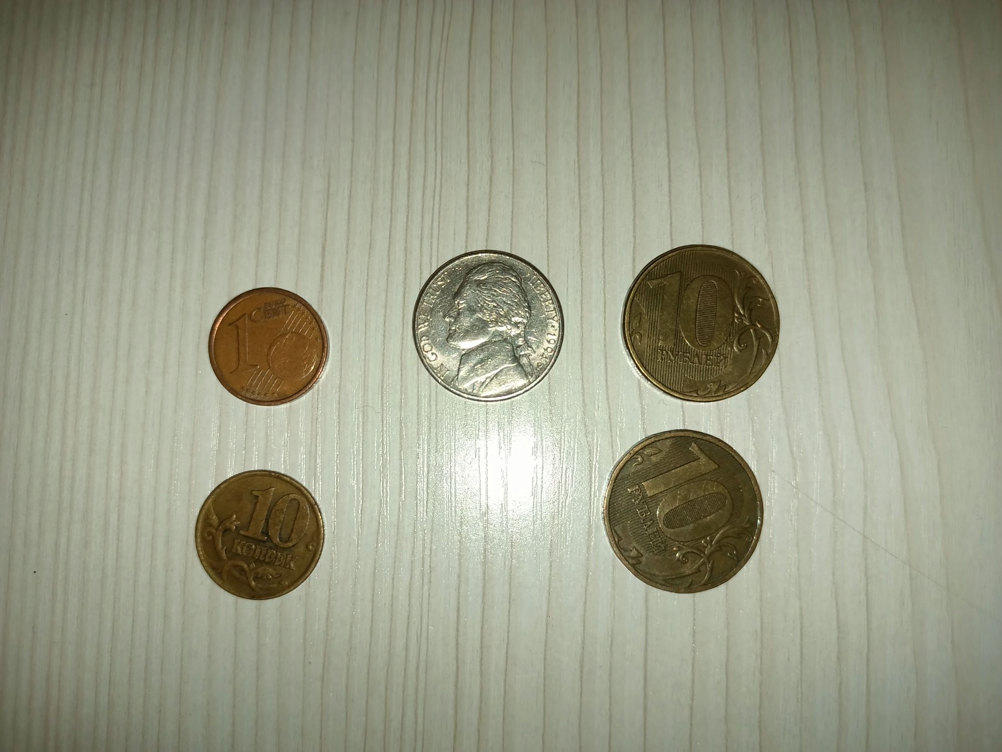 Продам старые монеты