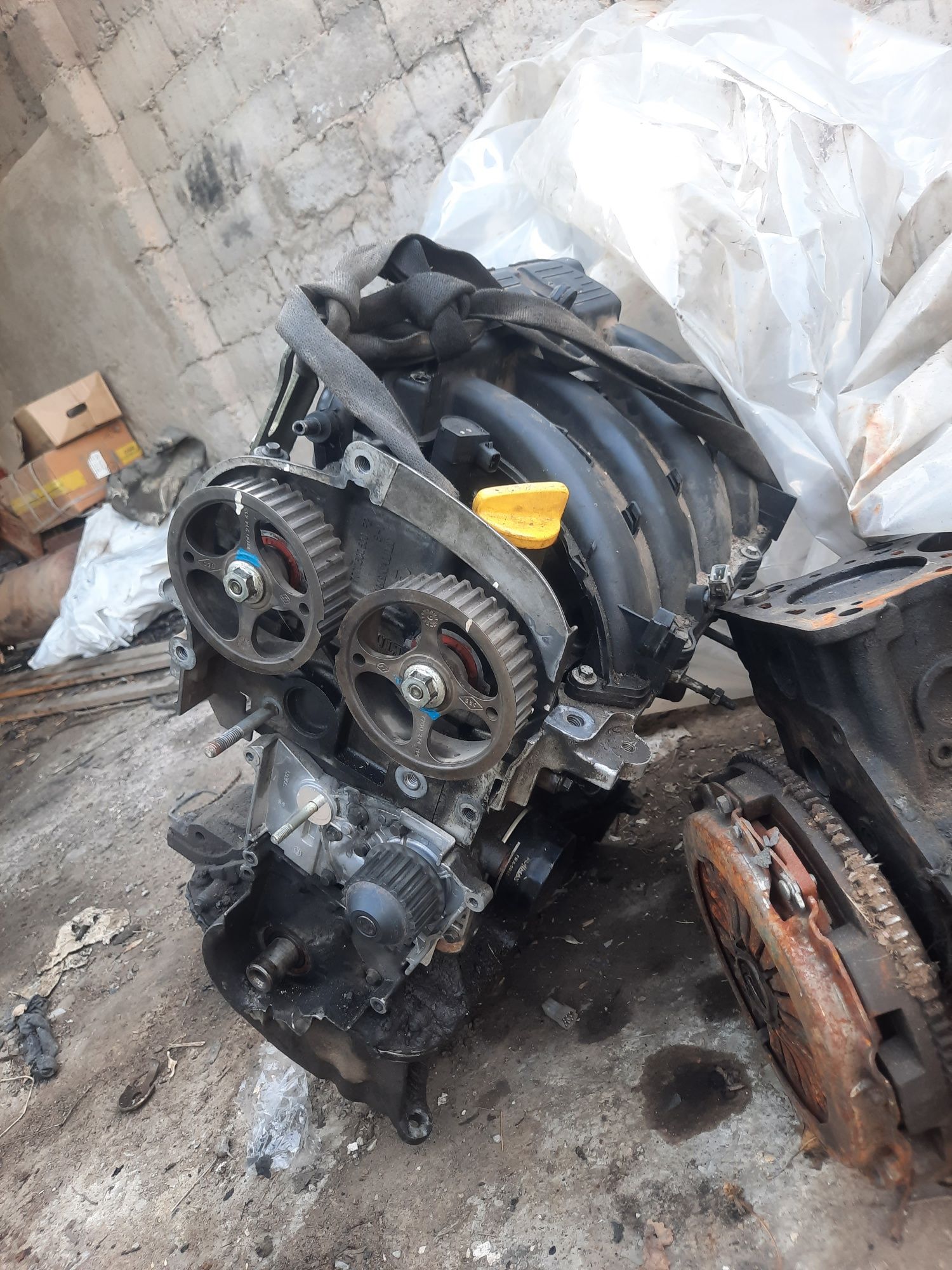 K4M 1.6 куб двигатель по запчастям на Renault, largus