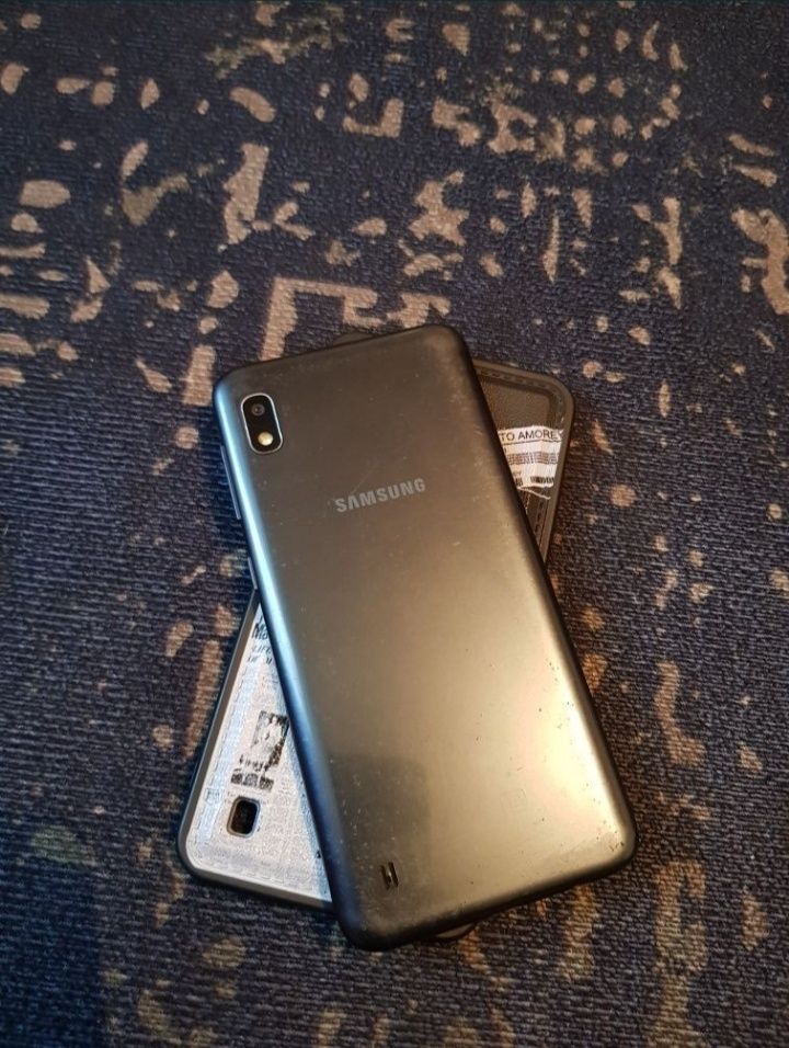 Продам Samsung A10 32 Гб