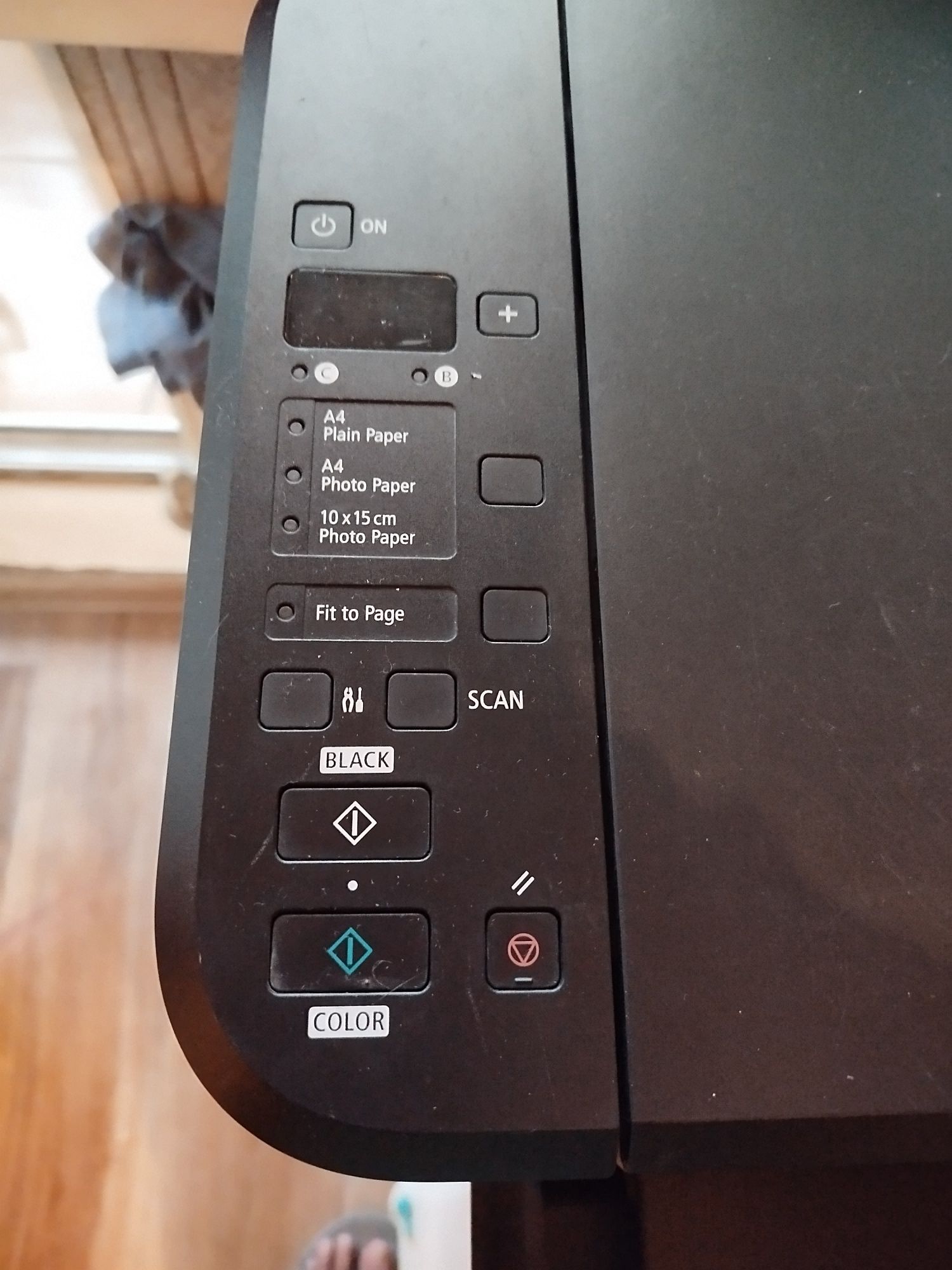 Продам срочно МФУ Canon PIXMA MG2240 на запчасти