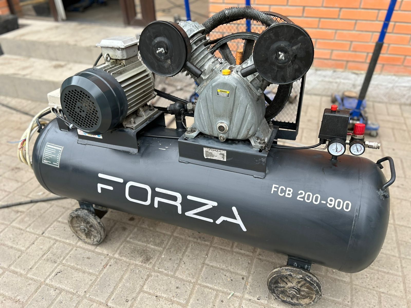 Компрессор 200 л., в хорошем состоянии 380v