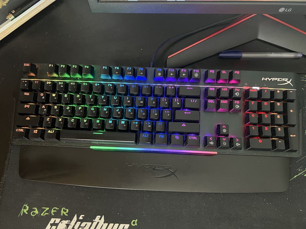 Продам клавиатуру игровую hyperx alloy mkw100