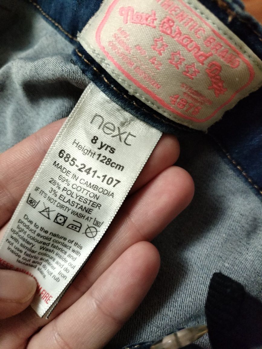 Продам джинсы на девочку