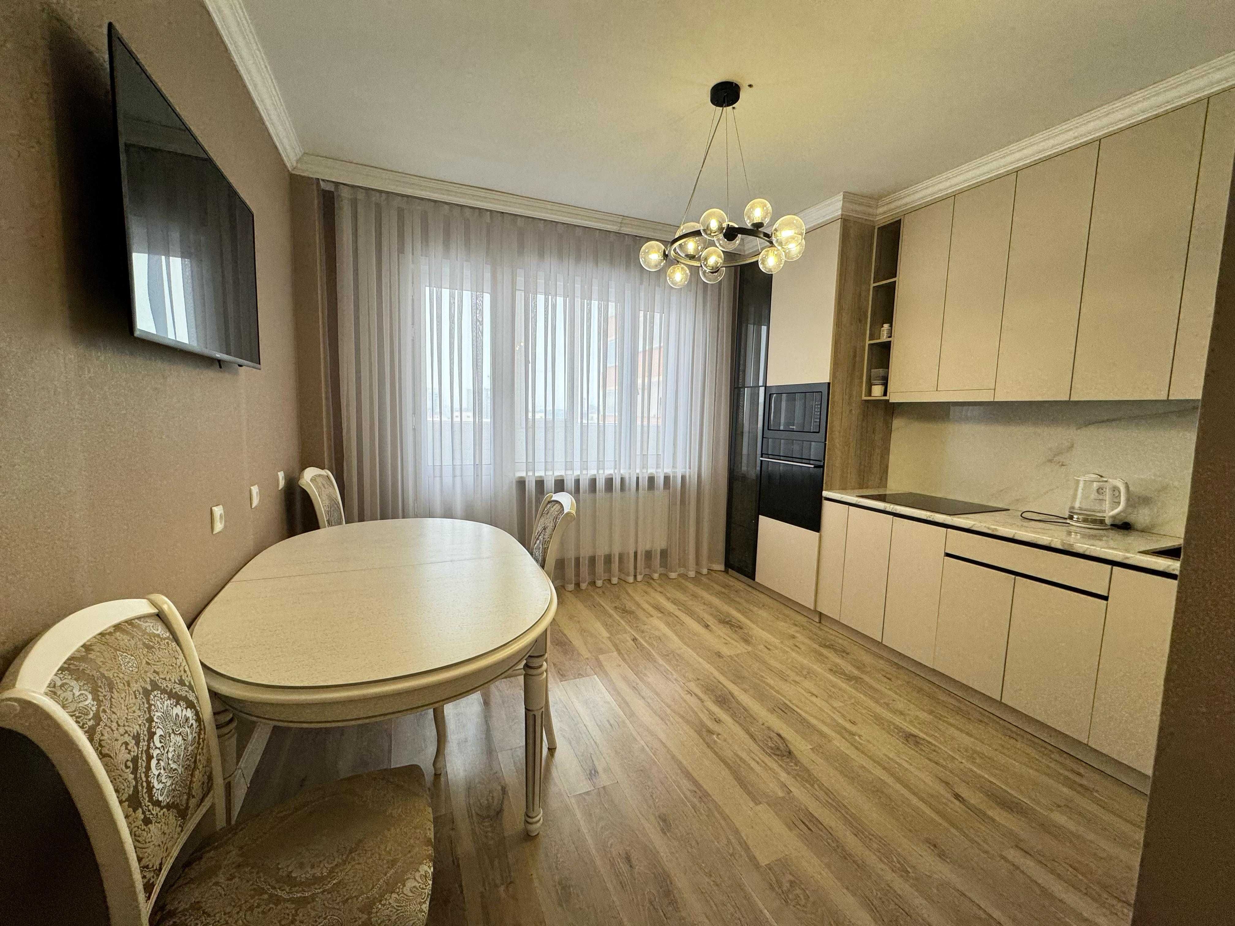 Продаем 3 комн. кв .-  89 кв.м. в НОВОМ ДОМЕ - Шахтеров 52