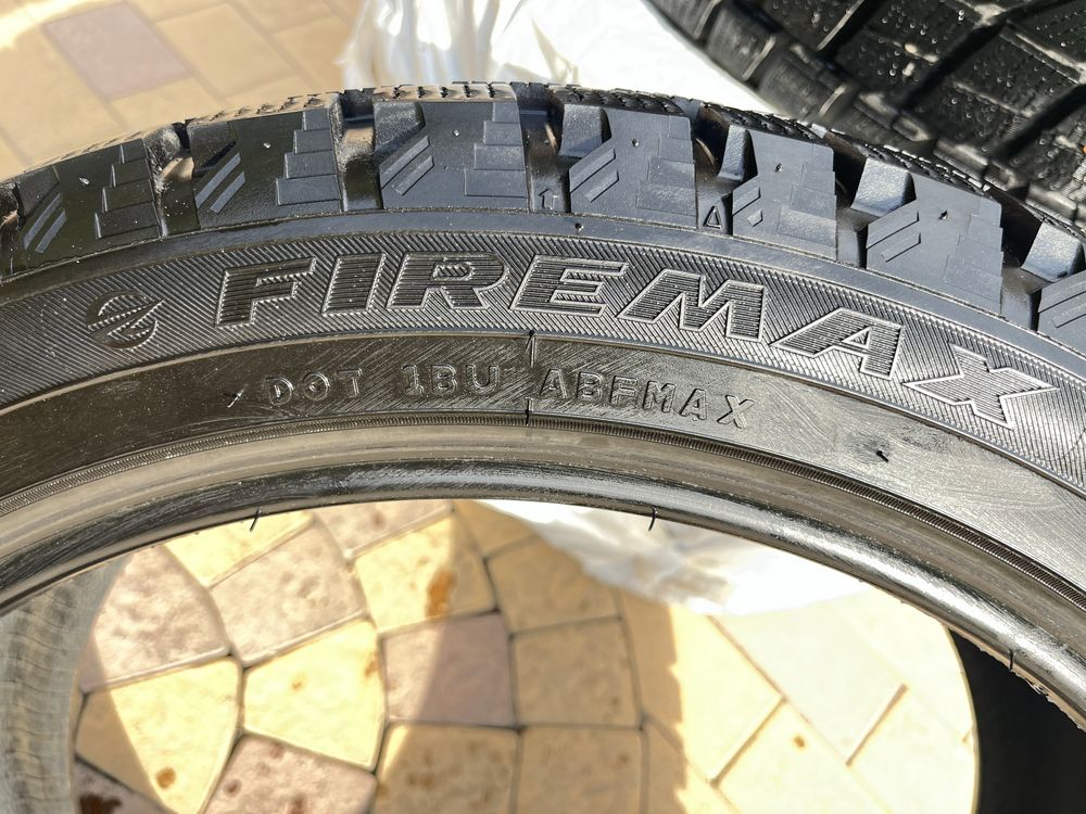 255/45/20 зимние шины FIREMAX