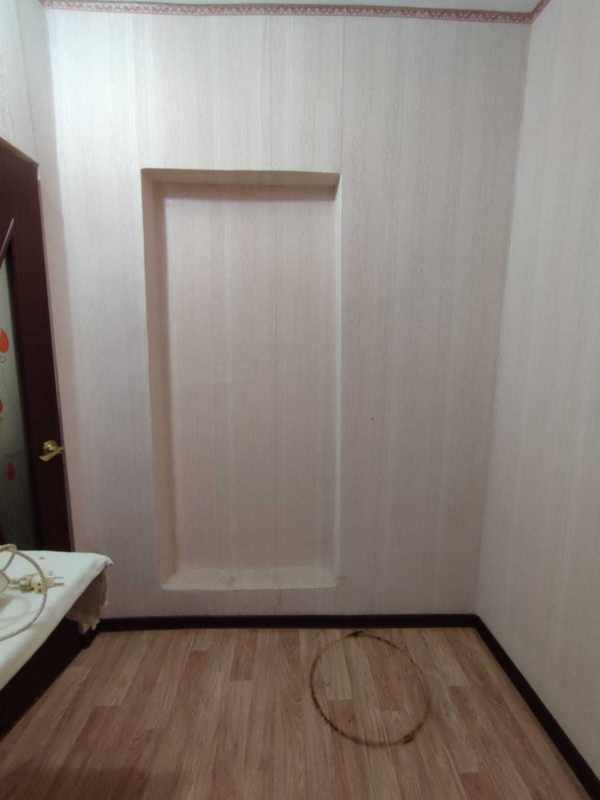 Продам 2 комн. срочно  старый часть возле колхозного рынка
