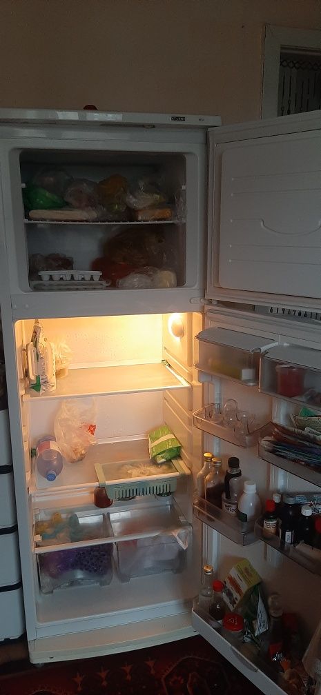 Срочно продам холодильник Атлант