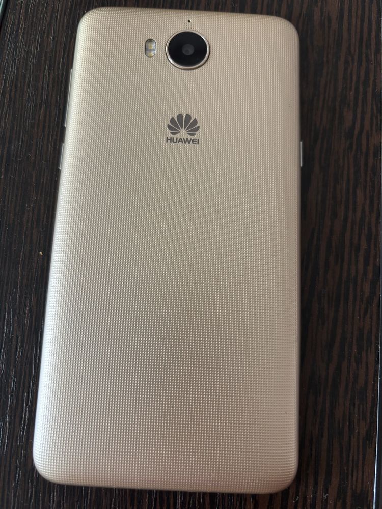 Продам телефон HUAWEI Y5
