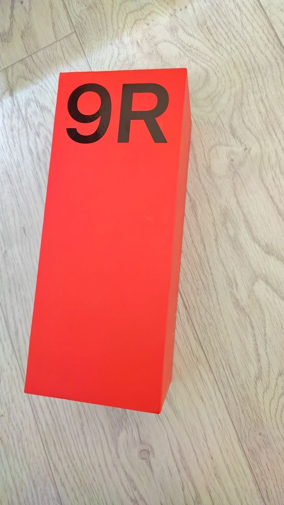 Продам OnePlus 9r