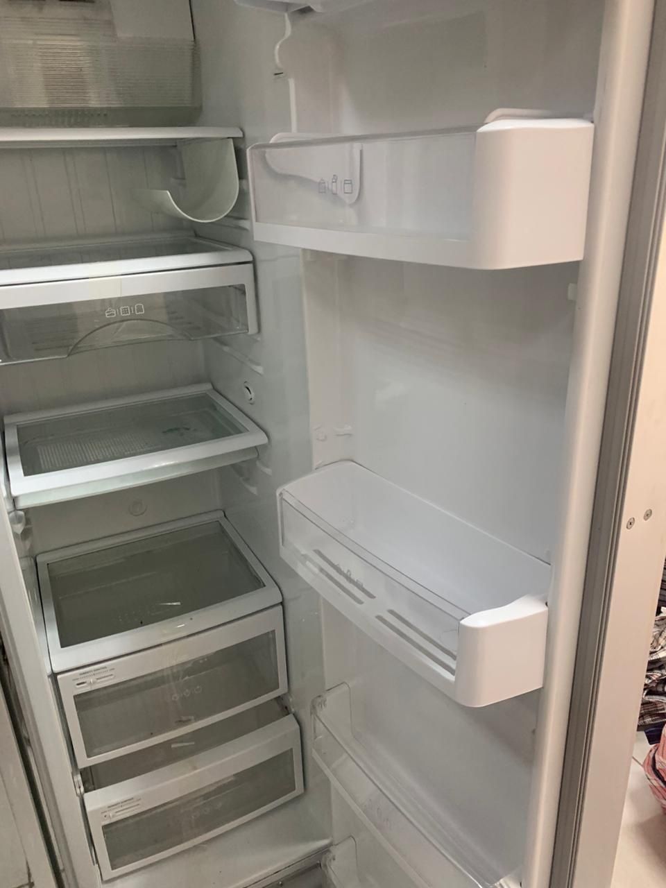 Продам шикарный холодильник
