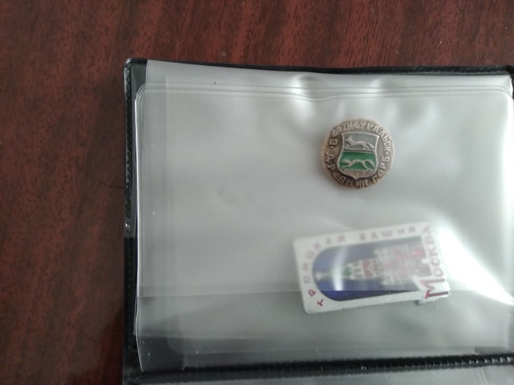 Военные значки Продам