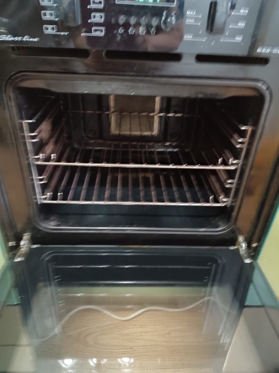 Продам встраиваемую электро духовку