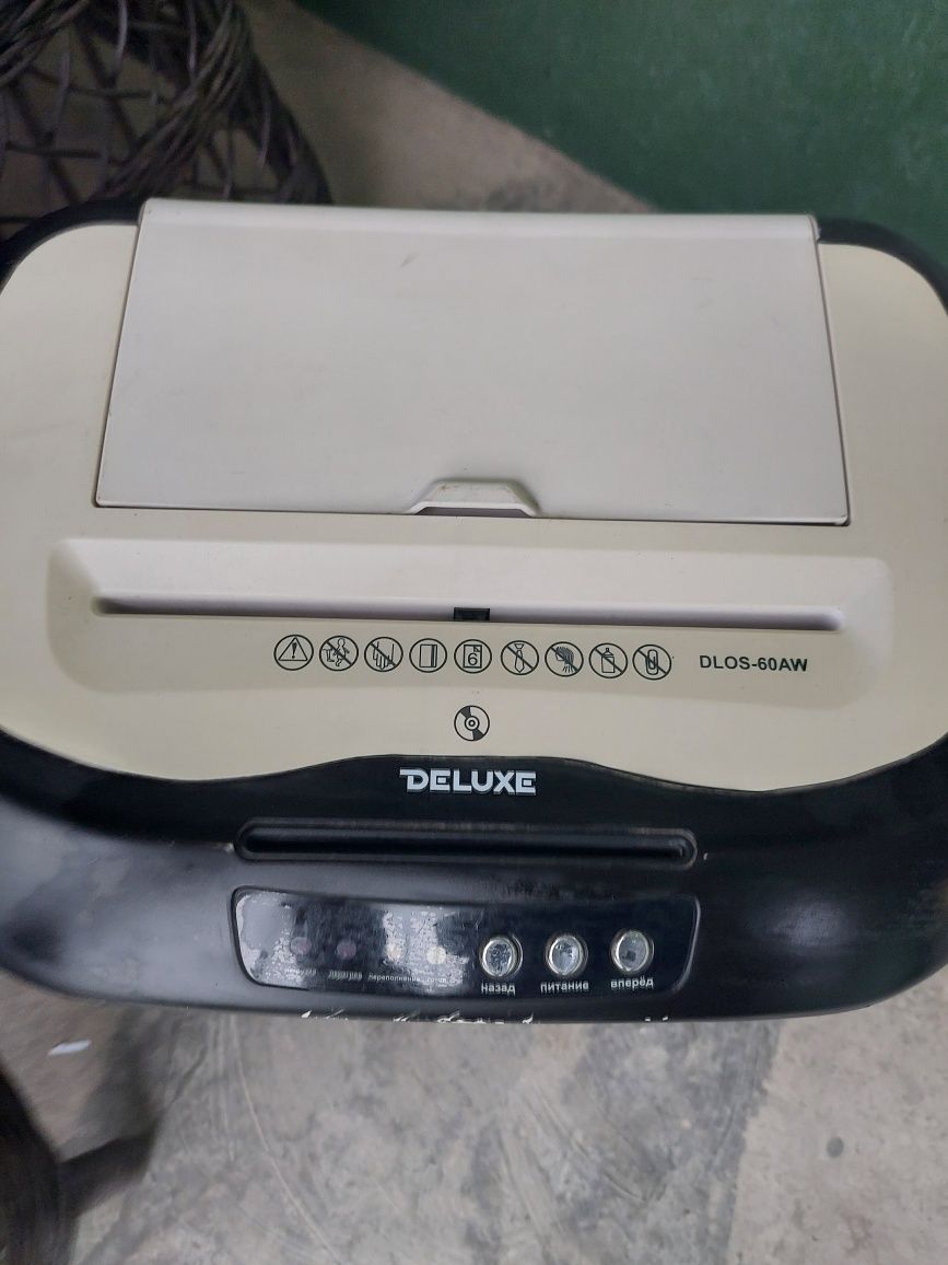 Измельчитель бумаги Deluxe DLOS-60AW