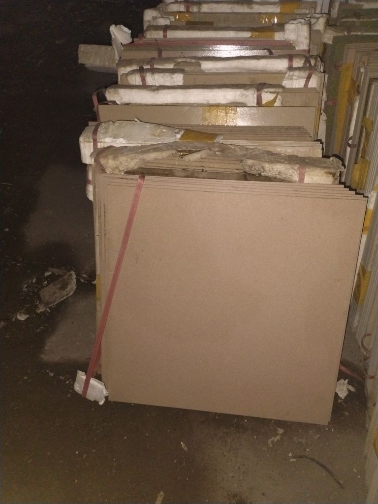 Продам керамогранит 60на60
